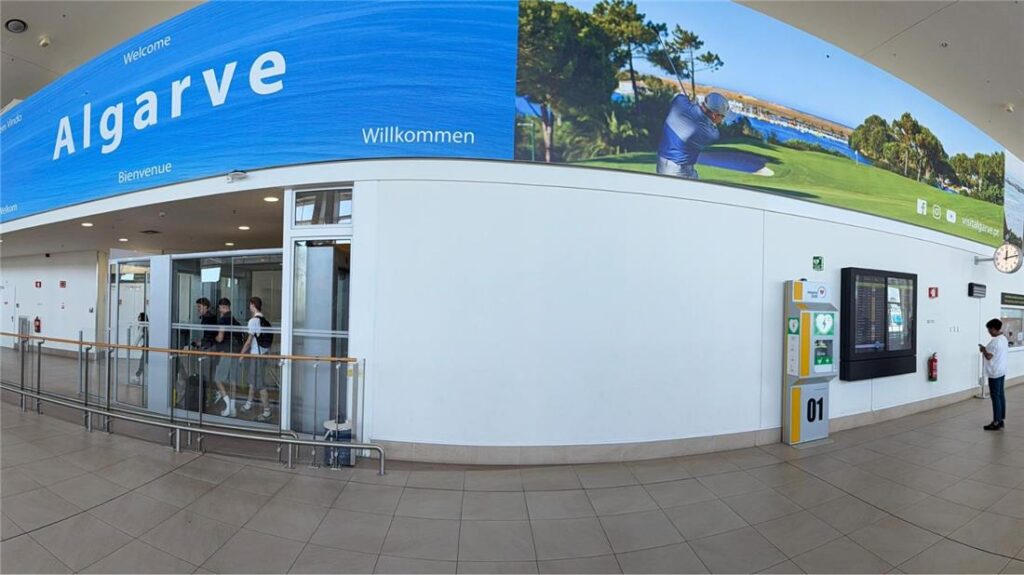 Faro airport 'welcome'