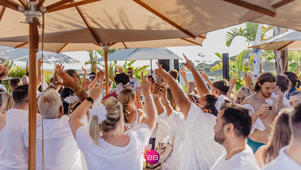 People dancing at Quinta do Lago's White Party