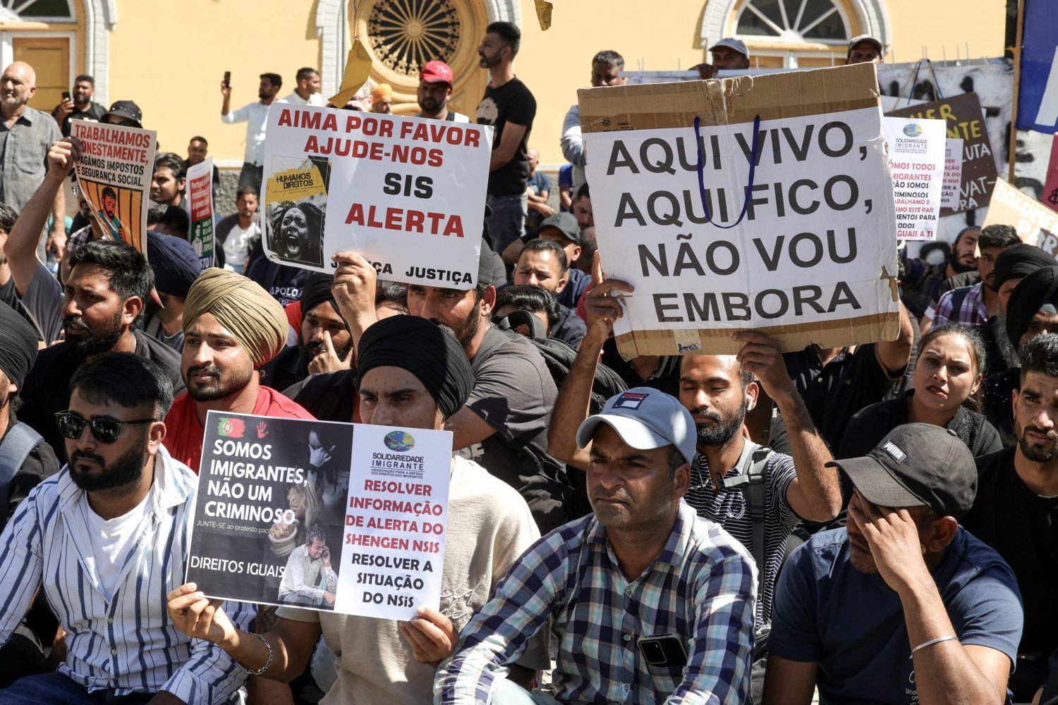 Immigrants demonstrating in Lisbon on September 17 - Photo: Manuel de Almeida/Lusa