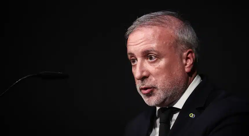 Pedro Boges, president of Carris, speaking at this afternoon's press conference. Image: Rodrigo Antunes/ Lusa