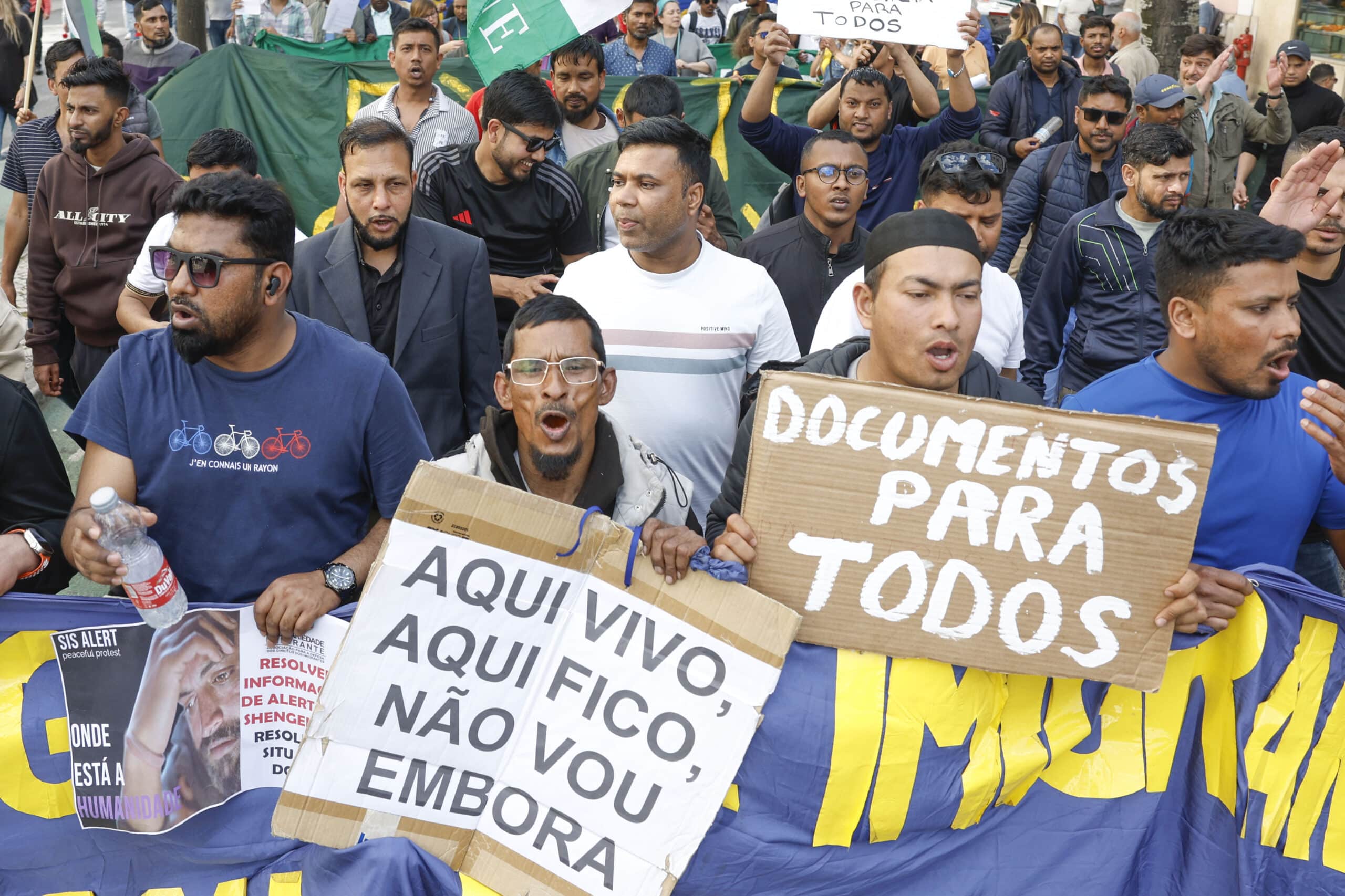 Immigrants protesting during this year's Labour Day march in Lisbon. ANTÓNIO PEDRO SANTOS/LUSA