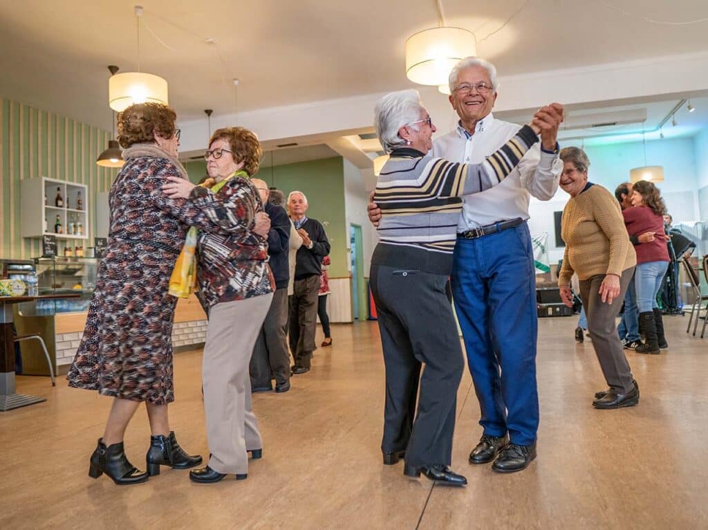 Monthly dance in São Bartolomeu de Messines