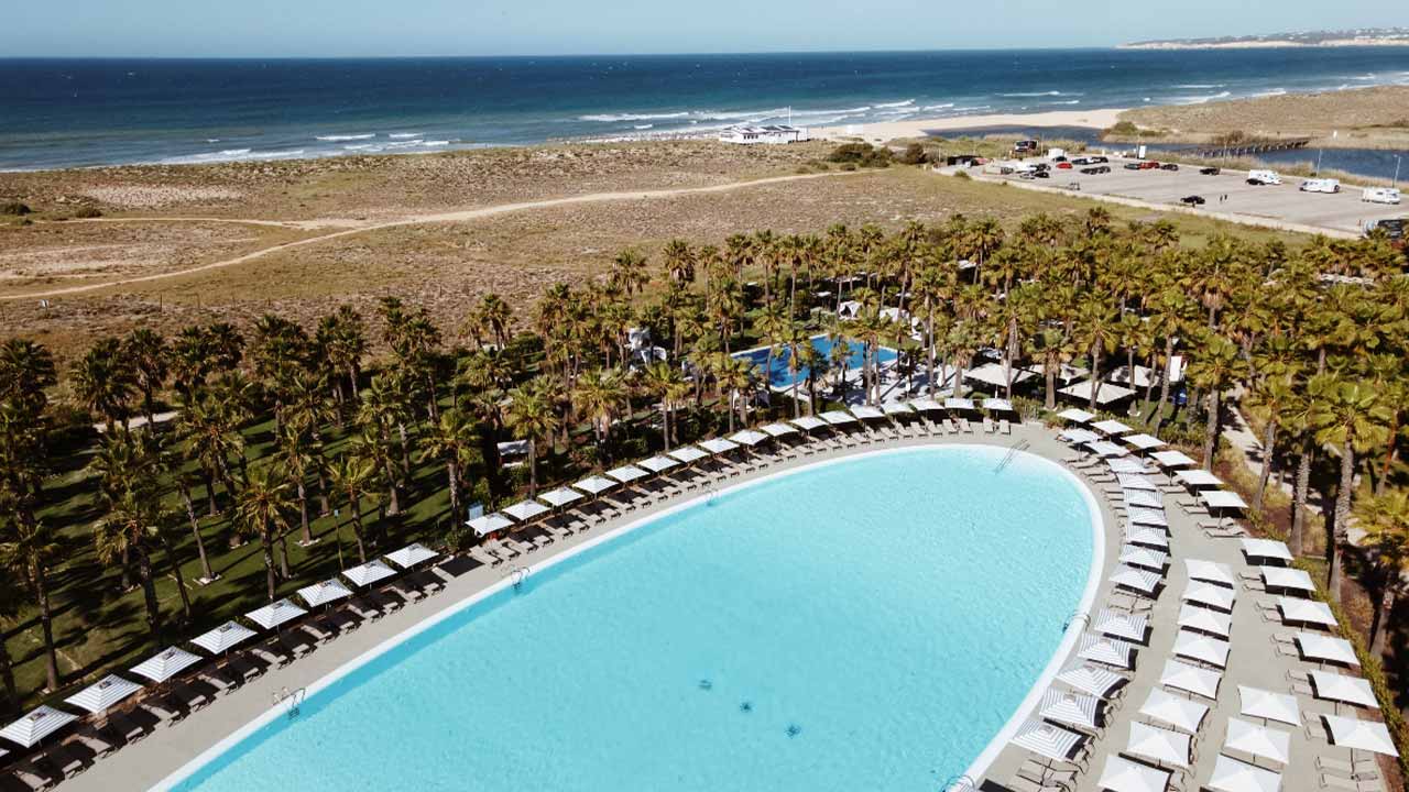 New Wine & Books by the Sea Algarve Resort to open in 2026