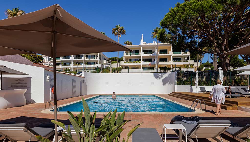 The swimming pool at Vale do Lobo Tennis Academy