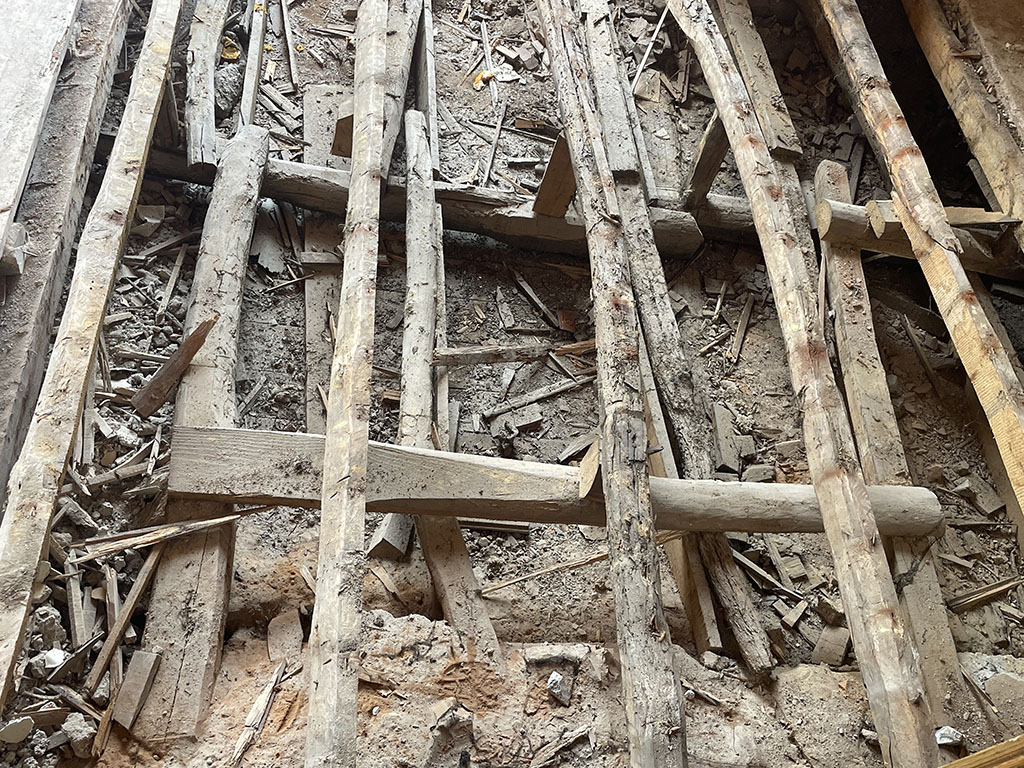 ‘Caveat emptor’ - underneath the floorboards in this 1840s apartment