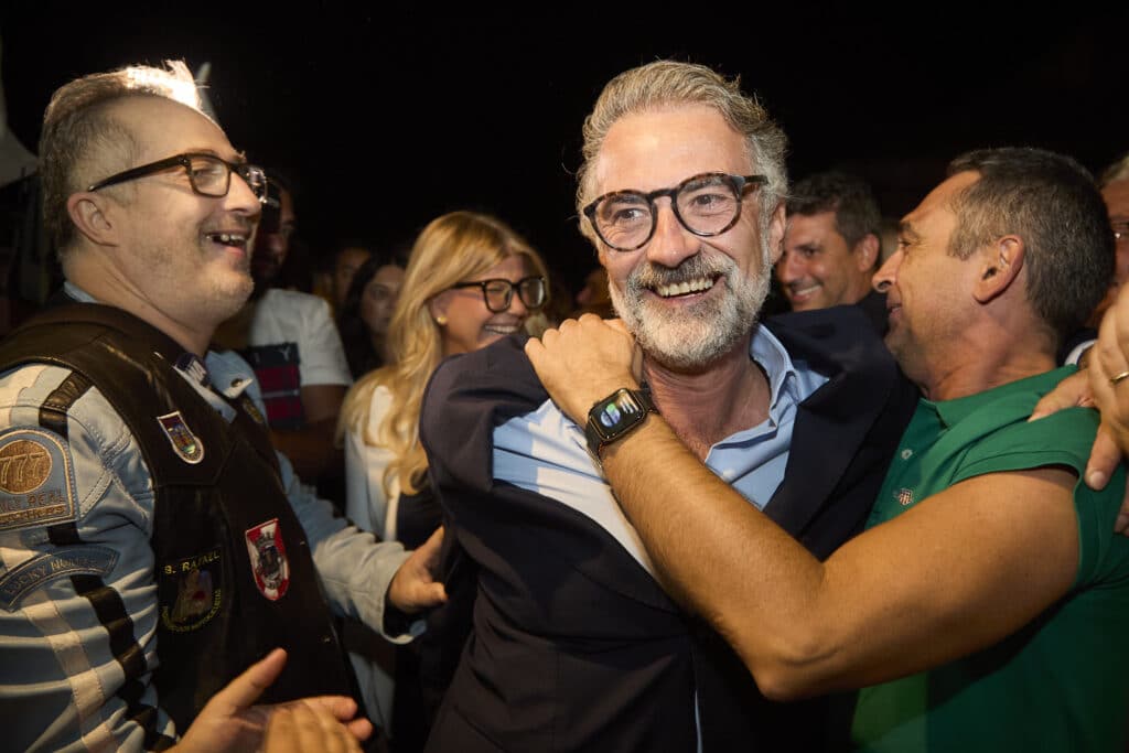 The Algarve capital, Faro, will soon welcome a new Socialist mayor, António Pina (centre), who last Sunday celebrated his victory with family and supporters - Photo: Luís Branca/LUSA