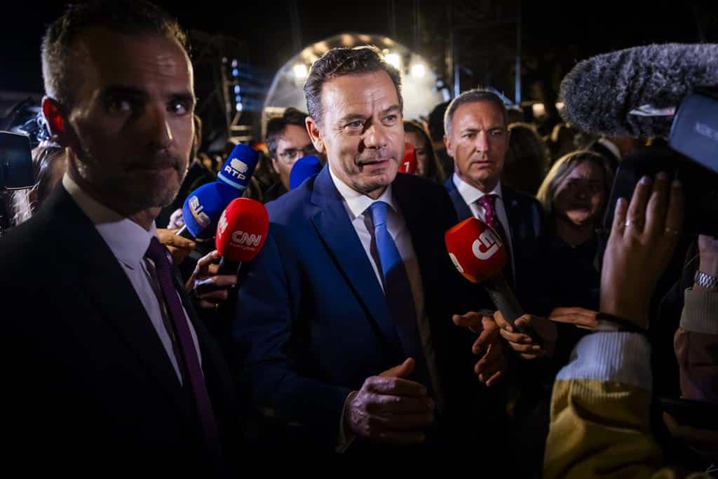 In Albufeira last night on the campaign trail, the PM says he will not be intimidated. Image: José Sena Goulão/ Lusa