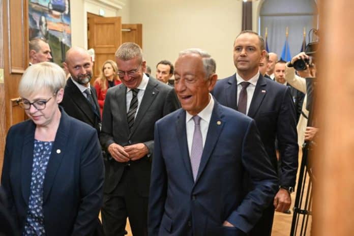 Marcelo today, celebrating the very wise decision by the Nobel committee. Image: Lusa