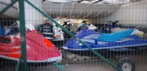 Maritime police seize more than 20 jet skis from Portimão warehouse