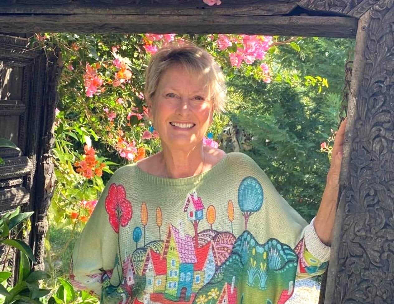 Artist Gloria Loucuf