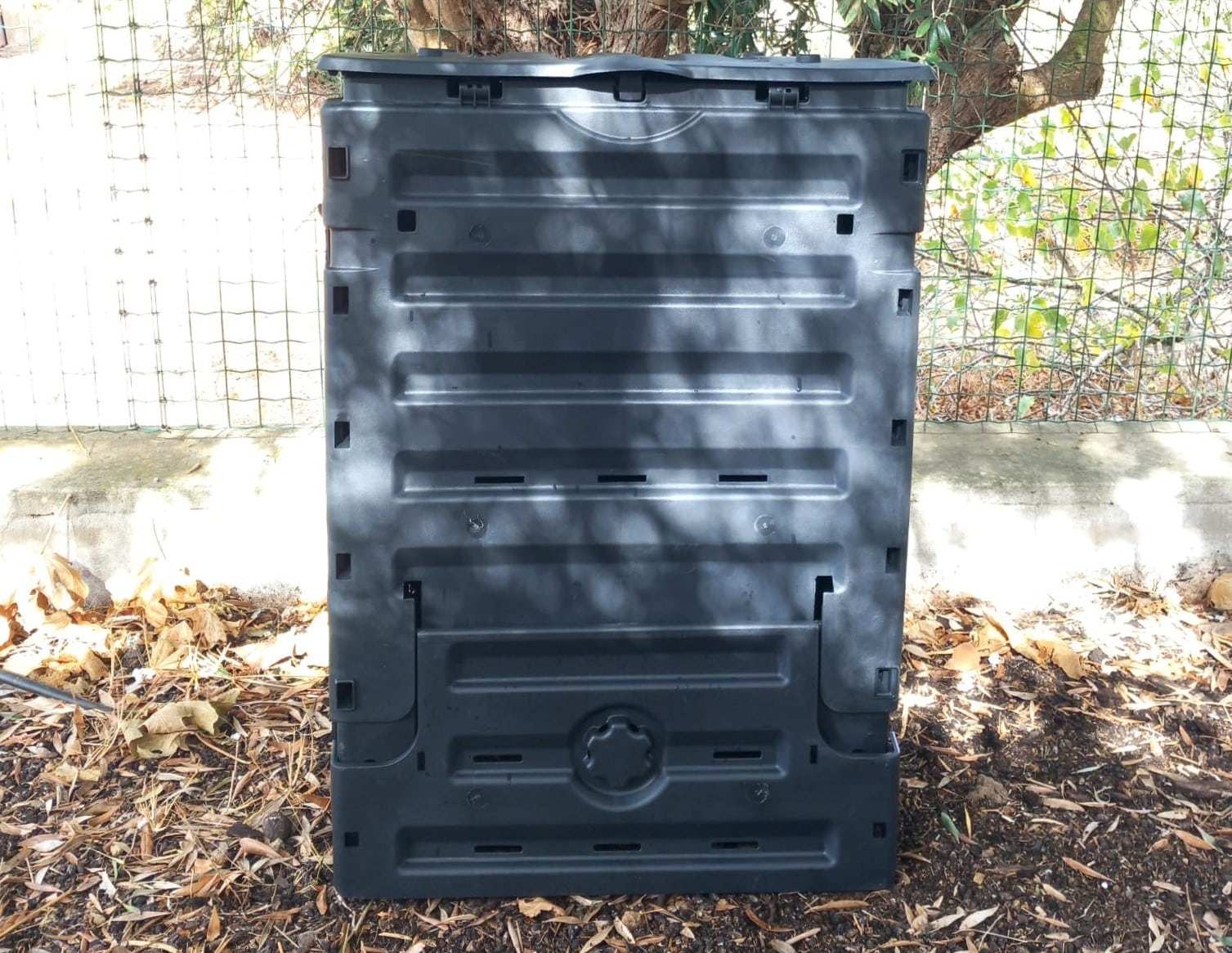 Domestic compost bin