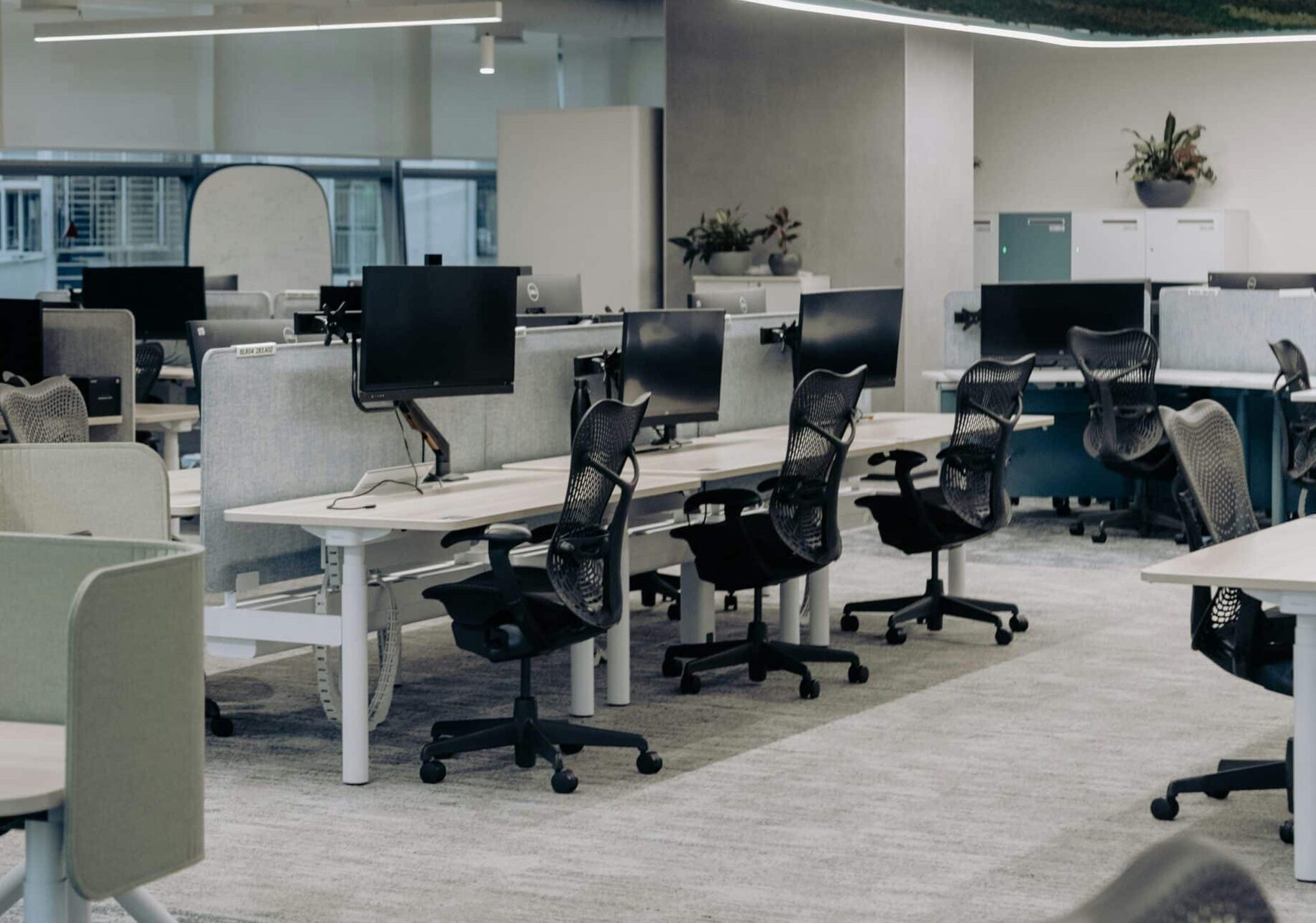 Office (Bernd Dittrich-unsplash)