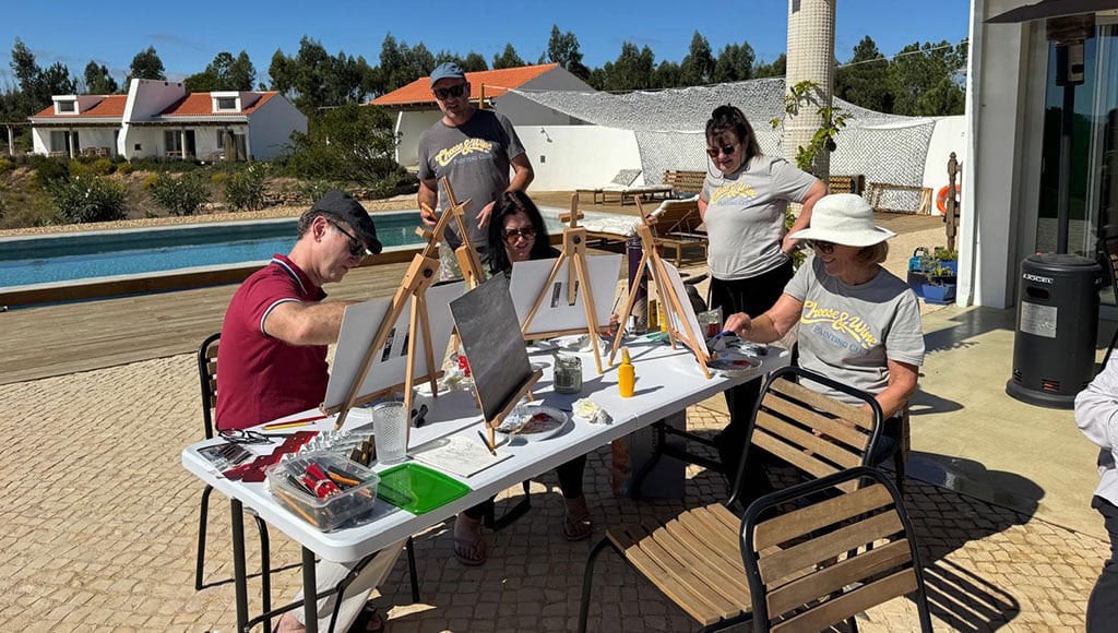 Easely done: painting at Vale das Estrelas