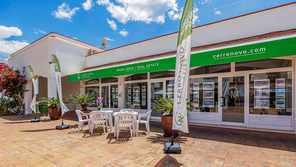 Photo of the outside of Cerro Novo real estate agency in Albufeira