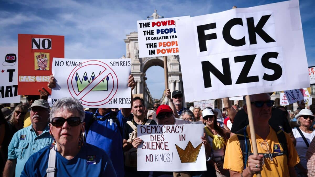 Americans living in Portugal join worldwide protests against President Trump