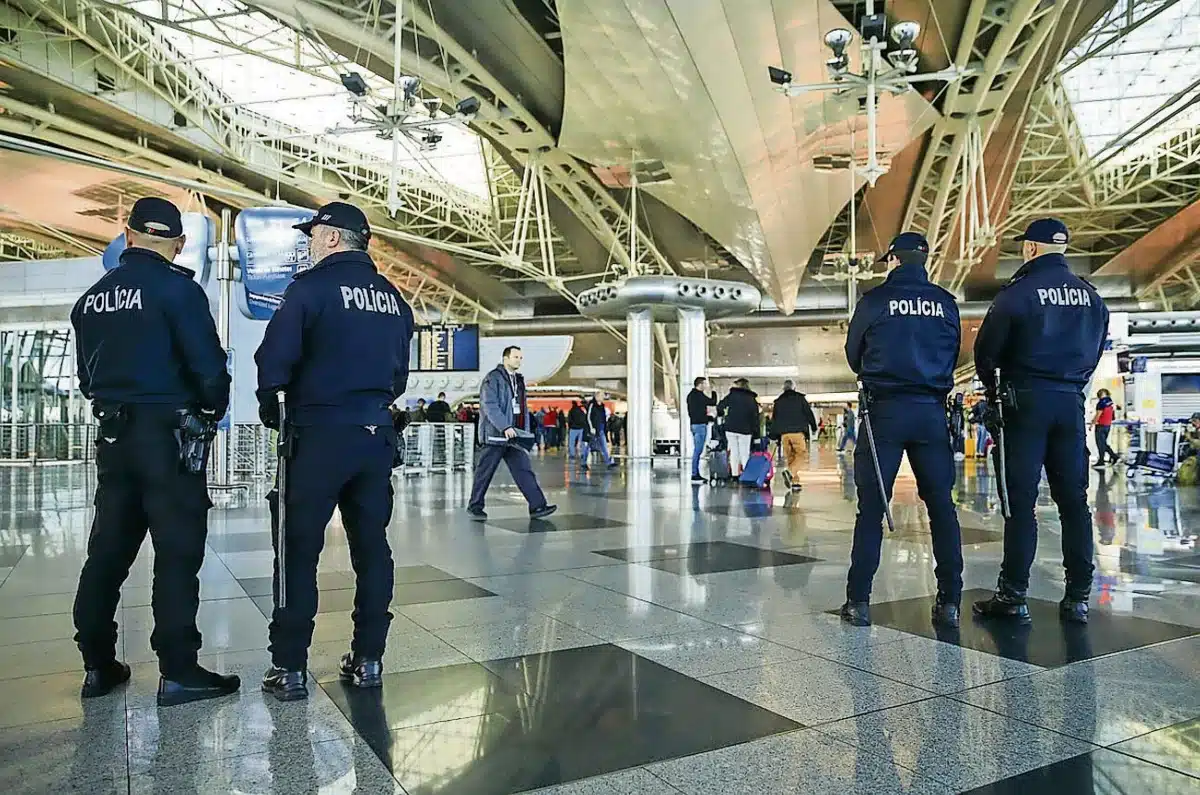 PJ inspectors “refuse to remain at airports after October 29”