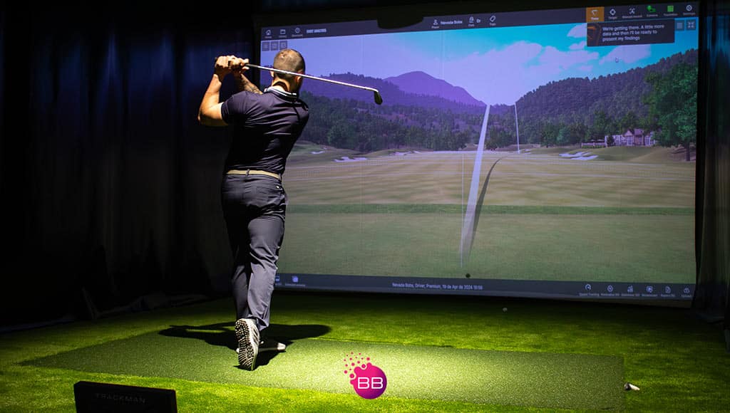 Photo of a man at a Nevada Bob's Golf club fitting session