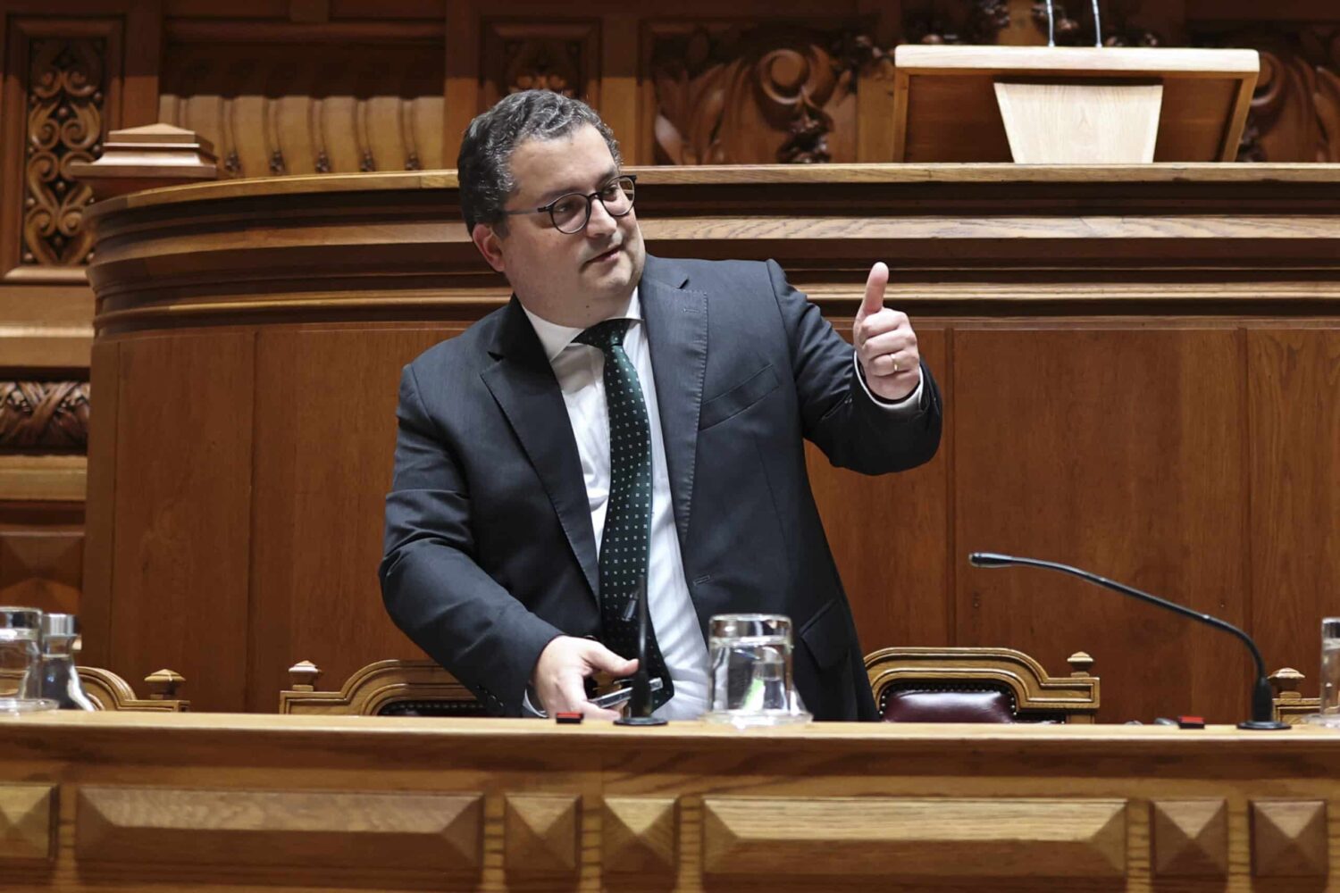 Finance minister Joaquim Miranda Sarmento says motorways provide a service to users, therefore, the latter should pay for it - Photo: António Cotrim/Lusa