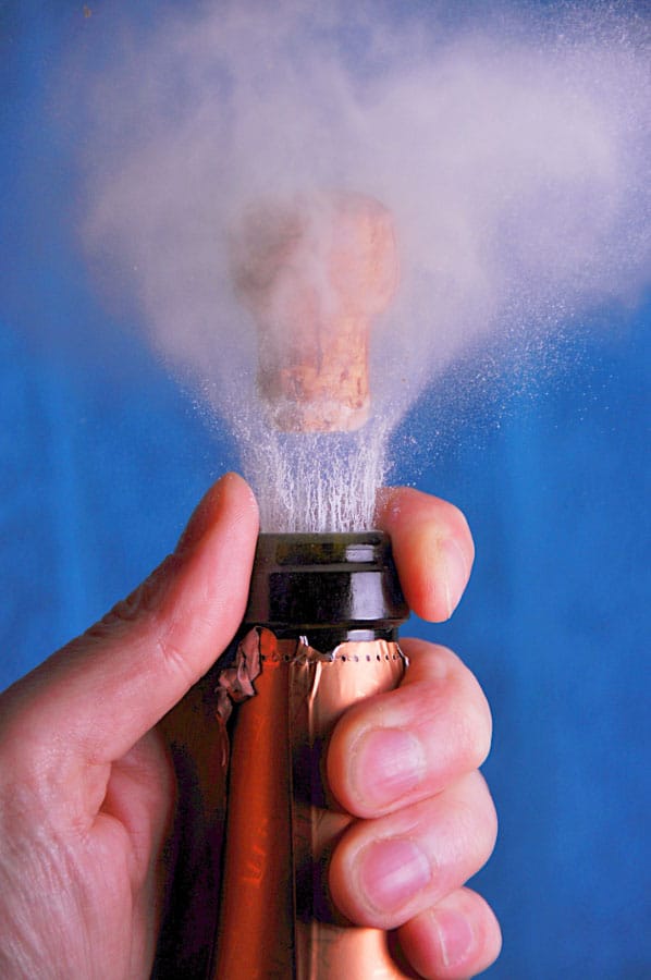 Champagne_uncorking_photographed_with_a_high_speed_air-gap_flash