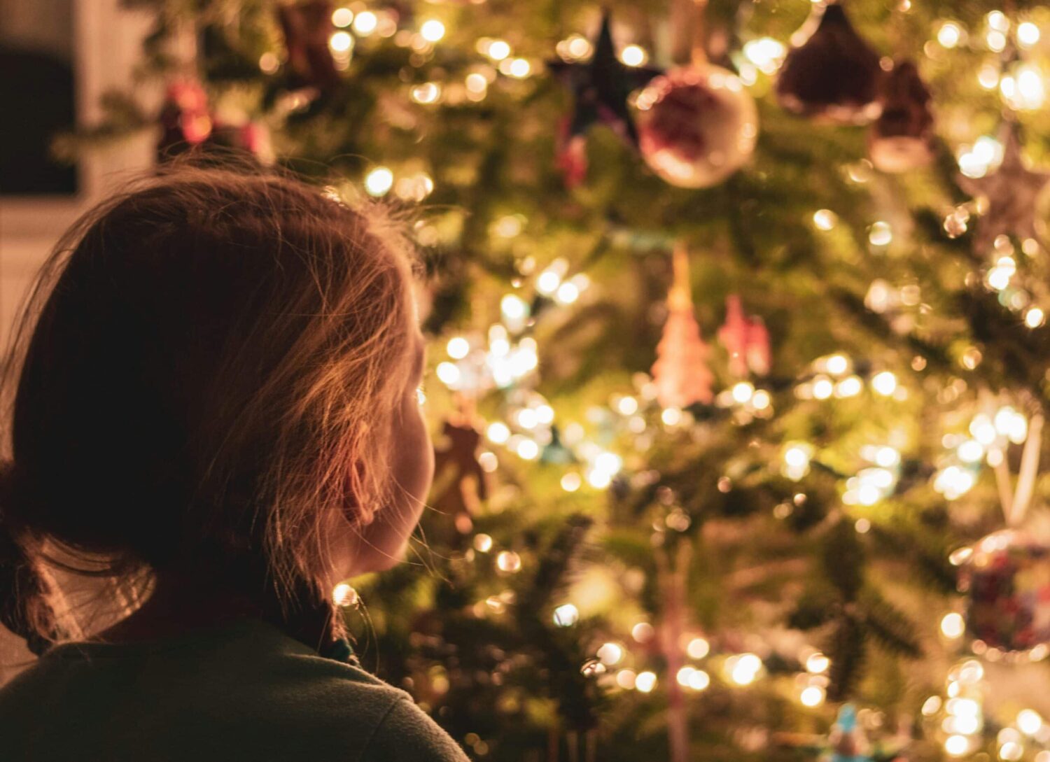 Christmas child (Greg Rosenke-unsplash)