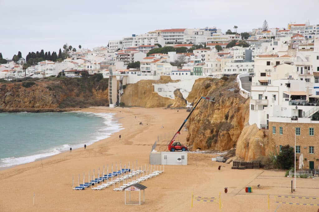 Downtown Albufeira's Pescadores beach - Foto BFP