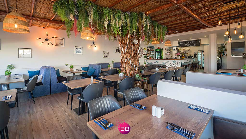 View of the inside of Zest Bistro