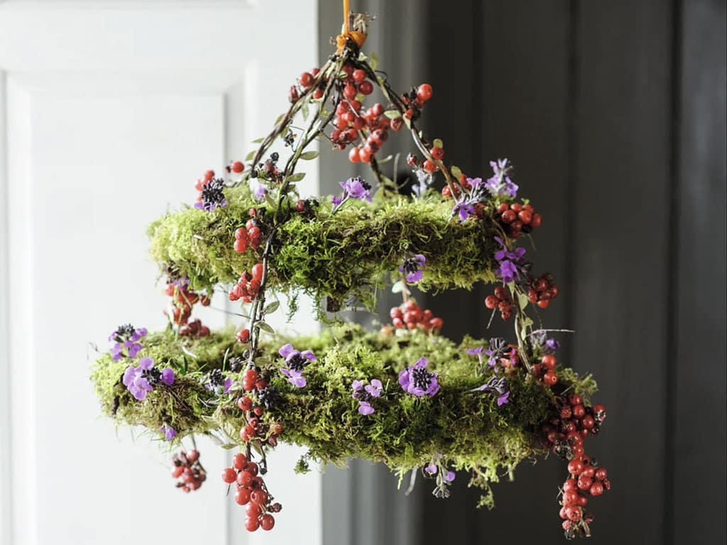 Christmas hanging wreath - Photo © Jason Ingram