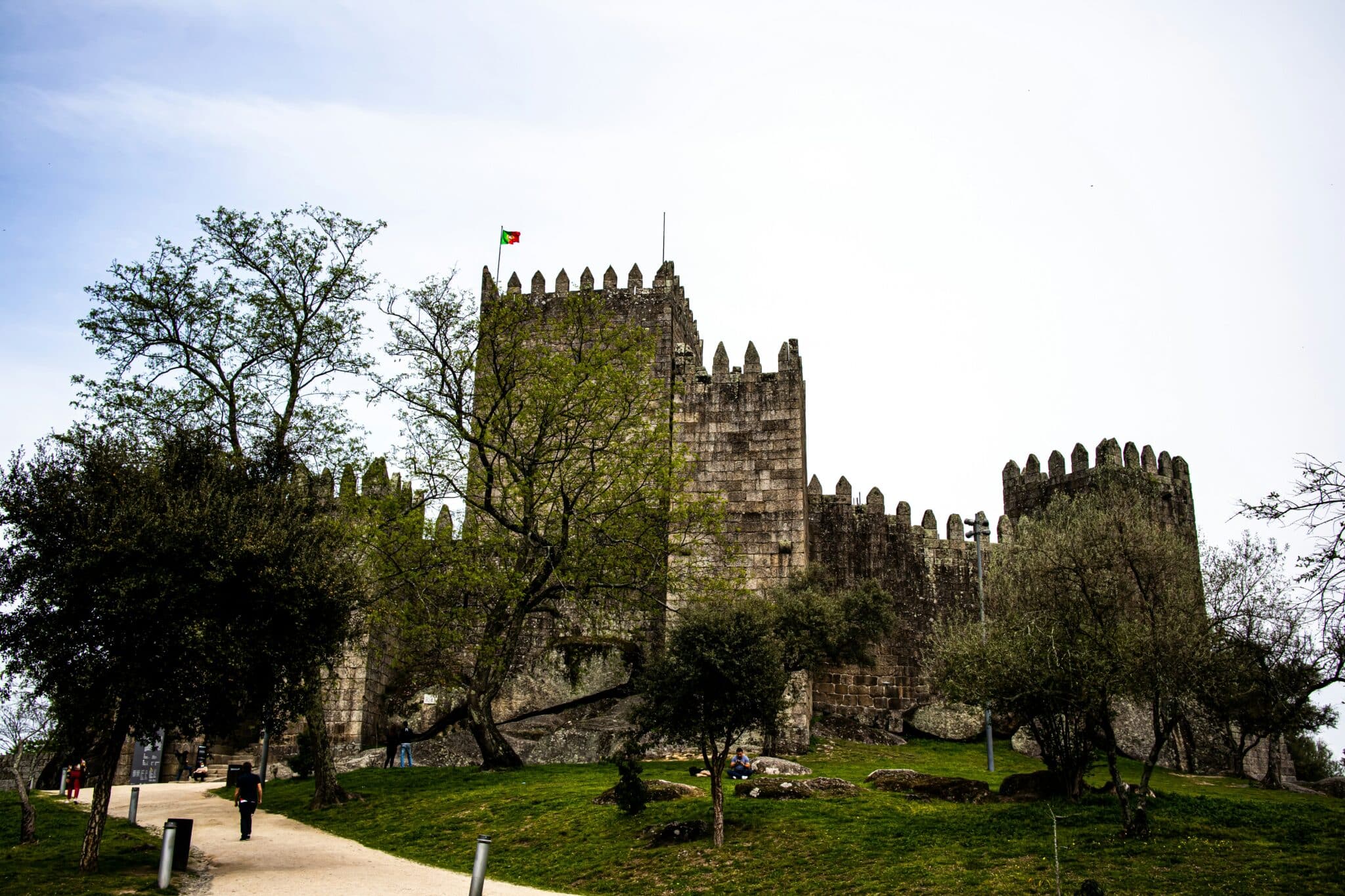 Guimarães castle (Wendell Adriel-unsplash)