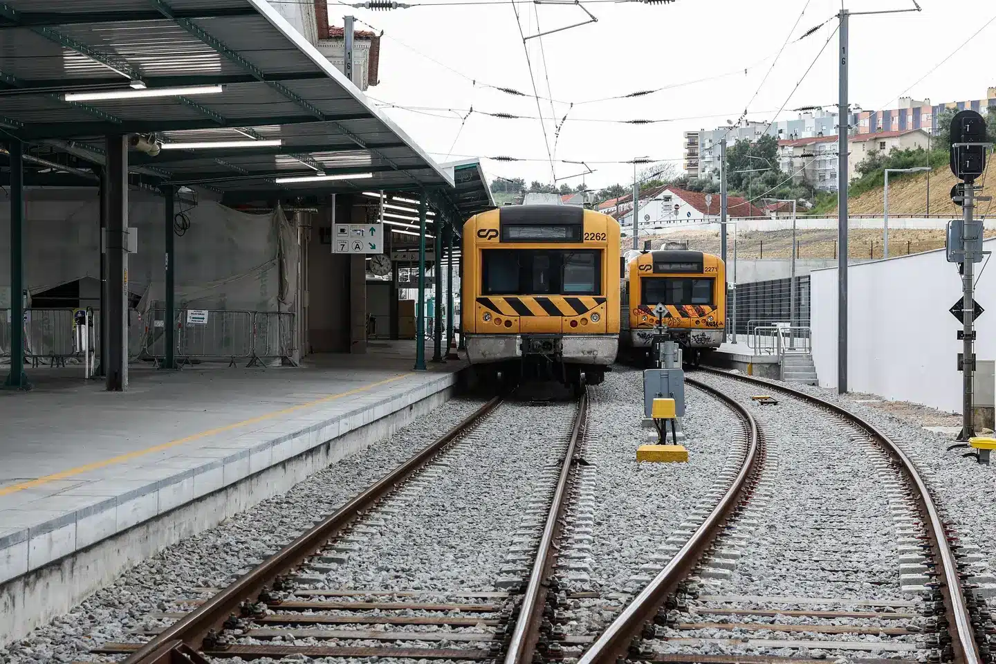 Train drivers 'prohibited from exercising functions' unless clear-eyed and headed. Image: Paulo Novais/ Lusa