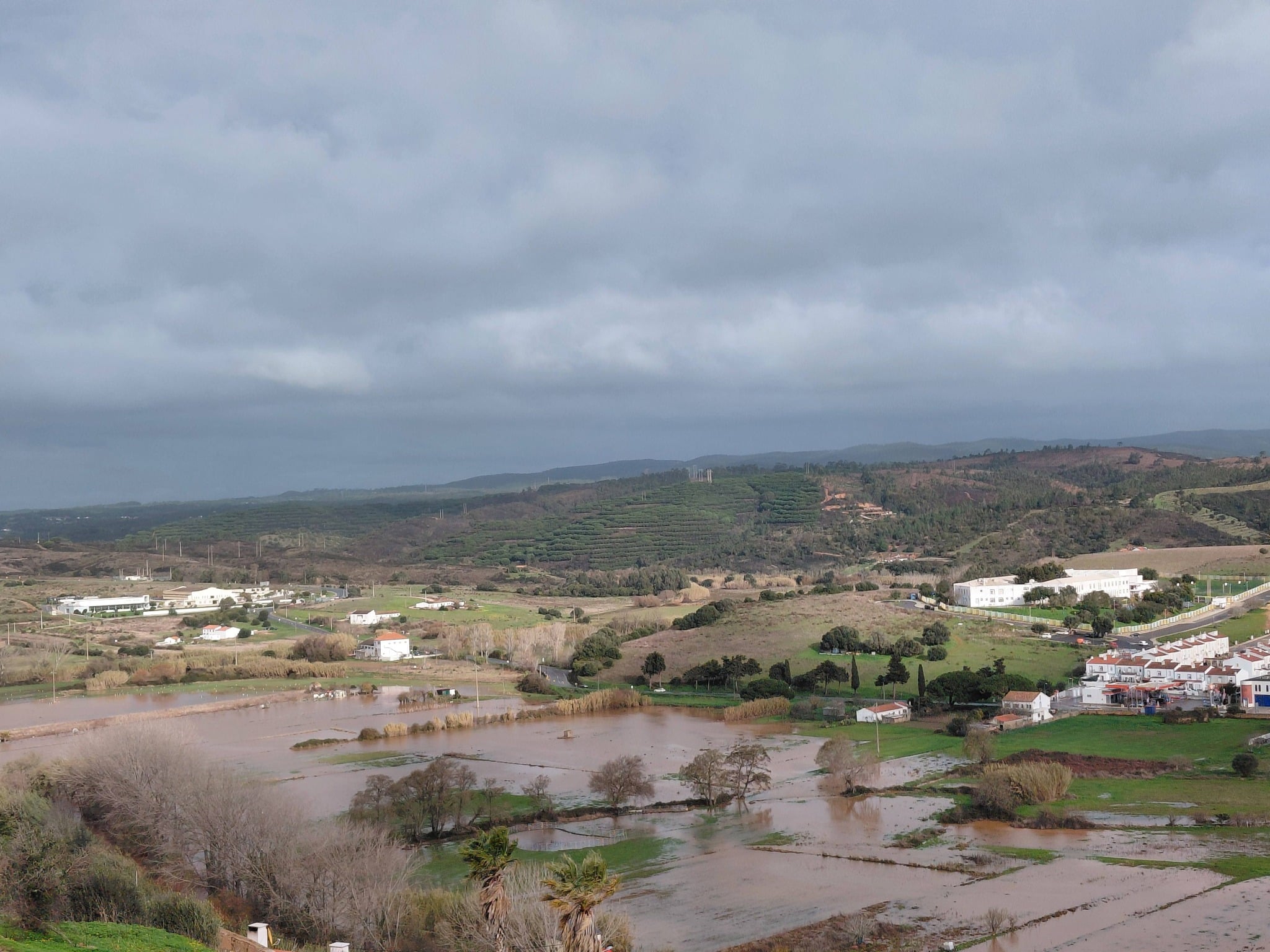 The little town of Aljezur woke up to flooded fields in the famous sweet-potato growing 'várzea' on Saturday. Image: Maria João Pereira Neto/ Facebook