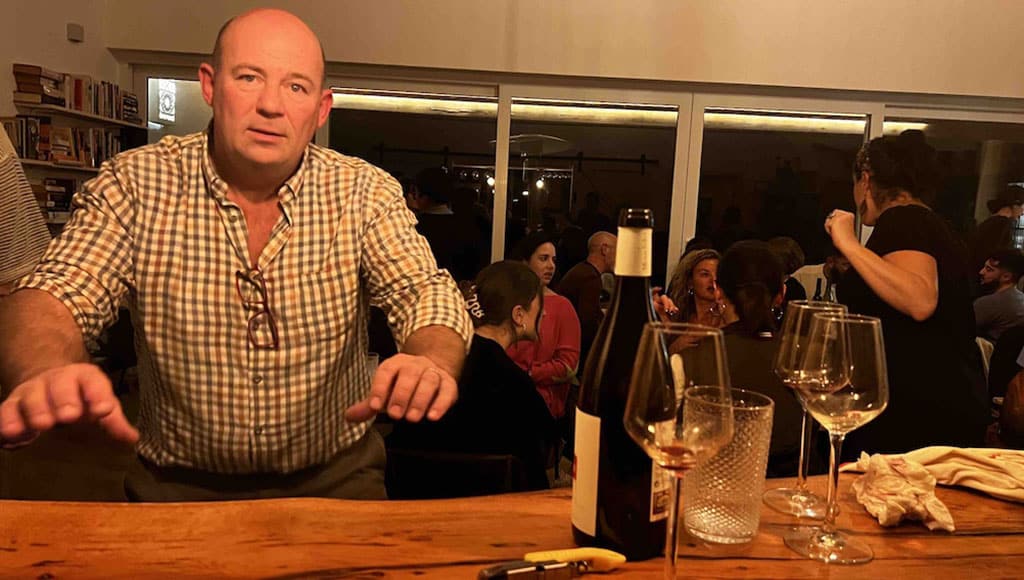 Emergency: feed me wine, please (is that a 2017 Mouchão I see before me?)