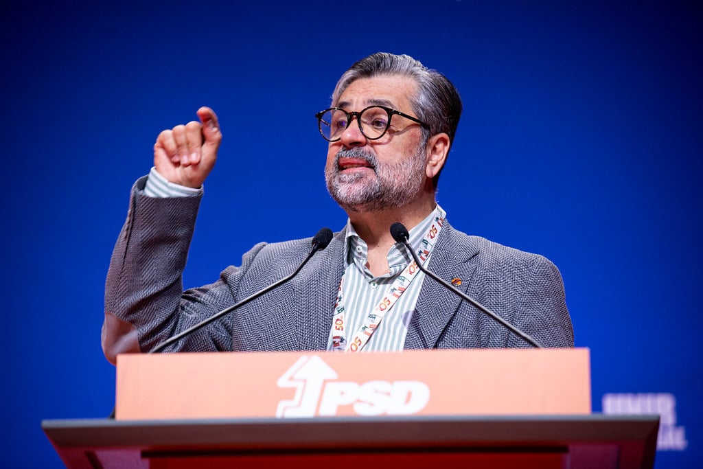 Right-wing figures line up behind Seguro