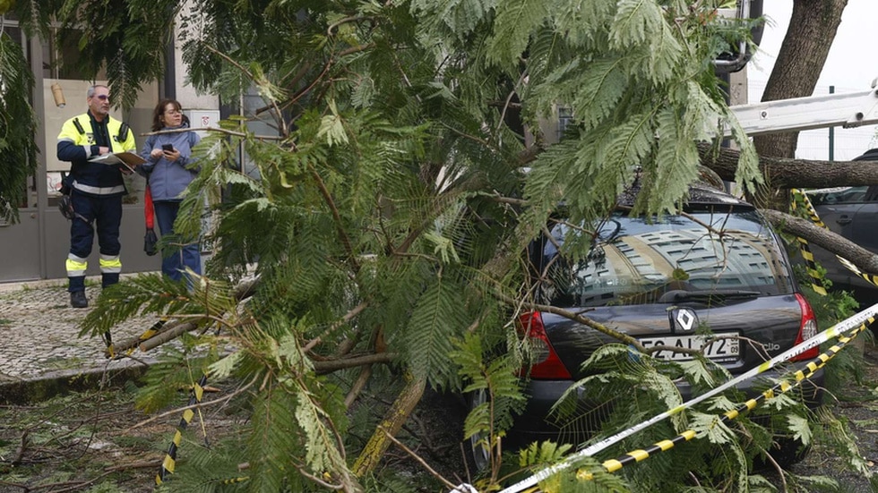 Minister concedes damages caused by Kristin “far greater than recent wildfires”