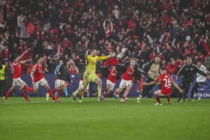 Keeper scores epic last-minute goal as Benfica and Sporting qualify for next stages of Champions League