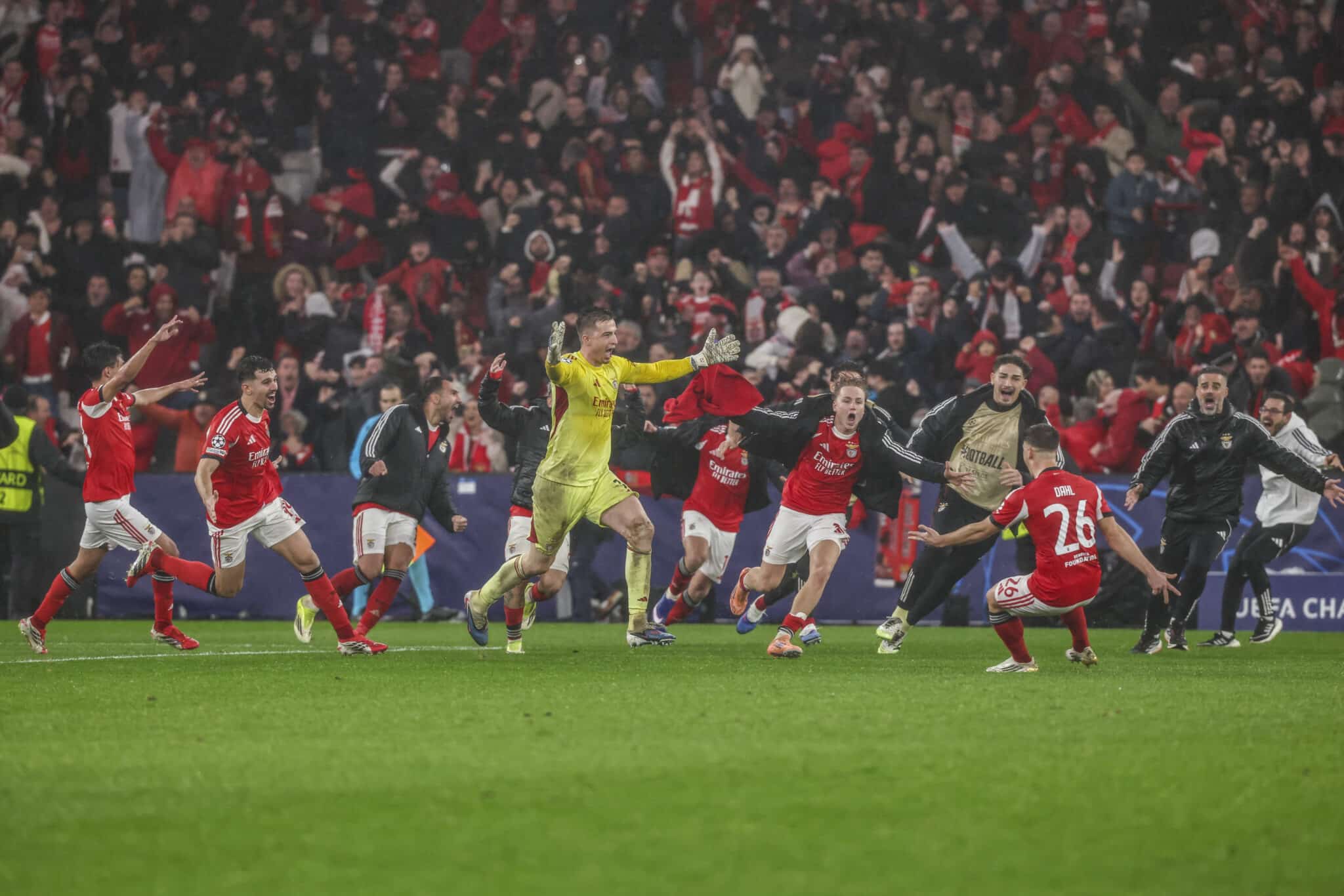 Keeper scores epic last-minute goal as Benfica and Sporting qualify for next stages of Champions League