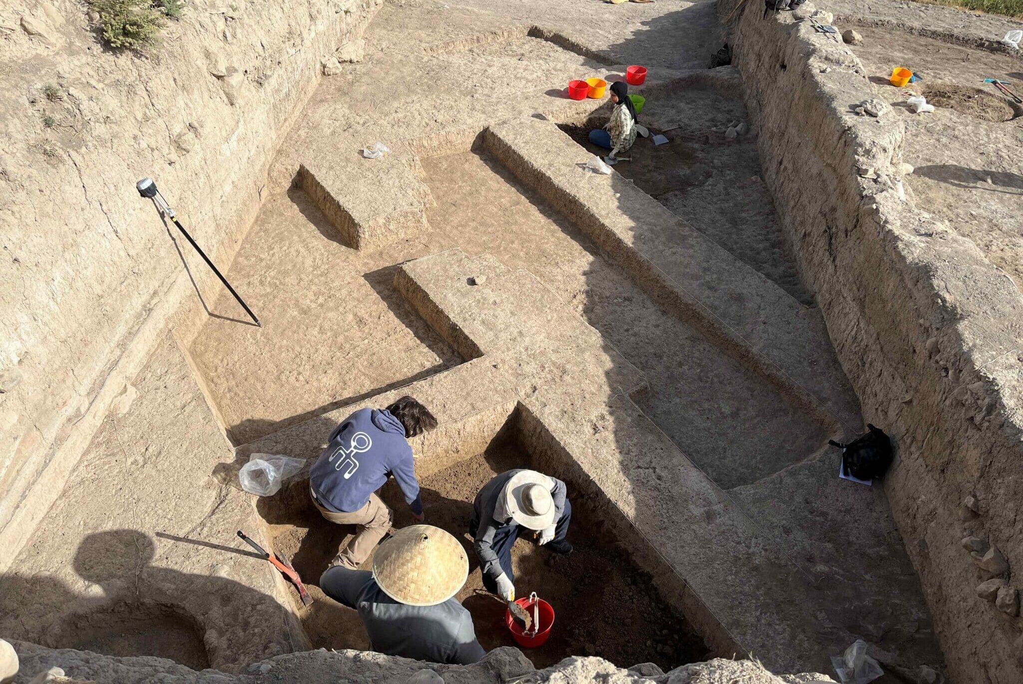 Excavation of the Late Chalcolithic oficial cultic building