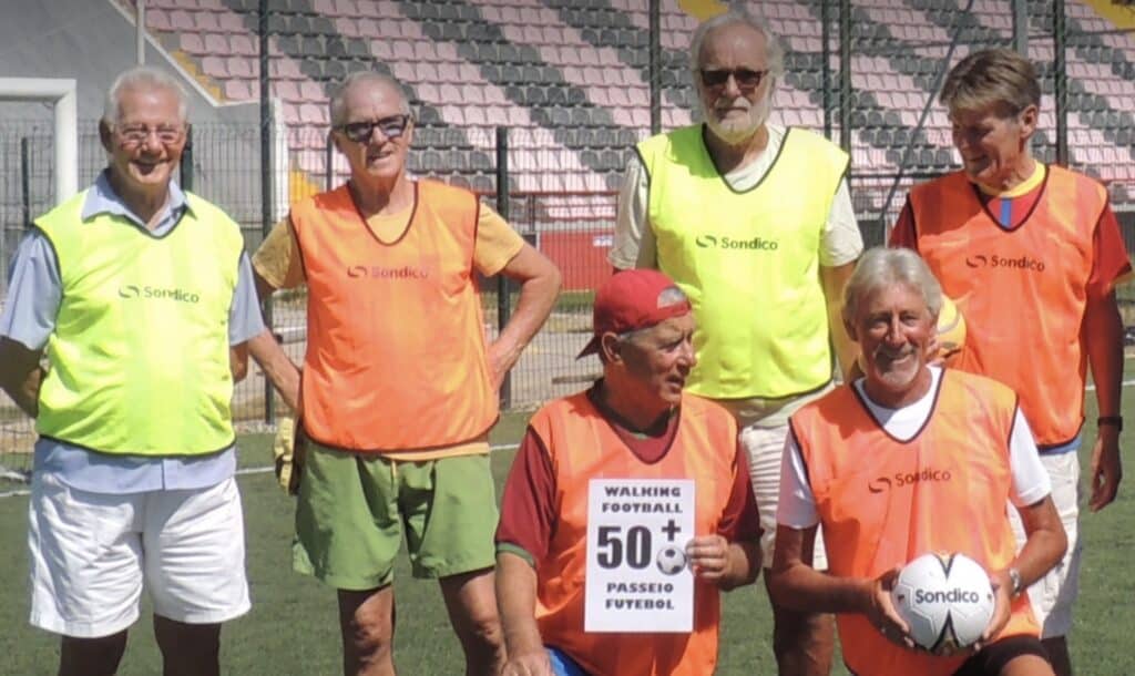 Gordon Linford (far left)