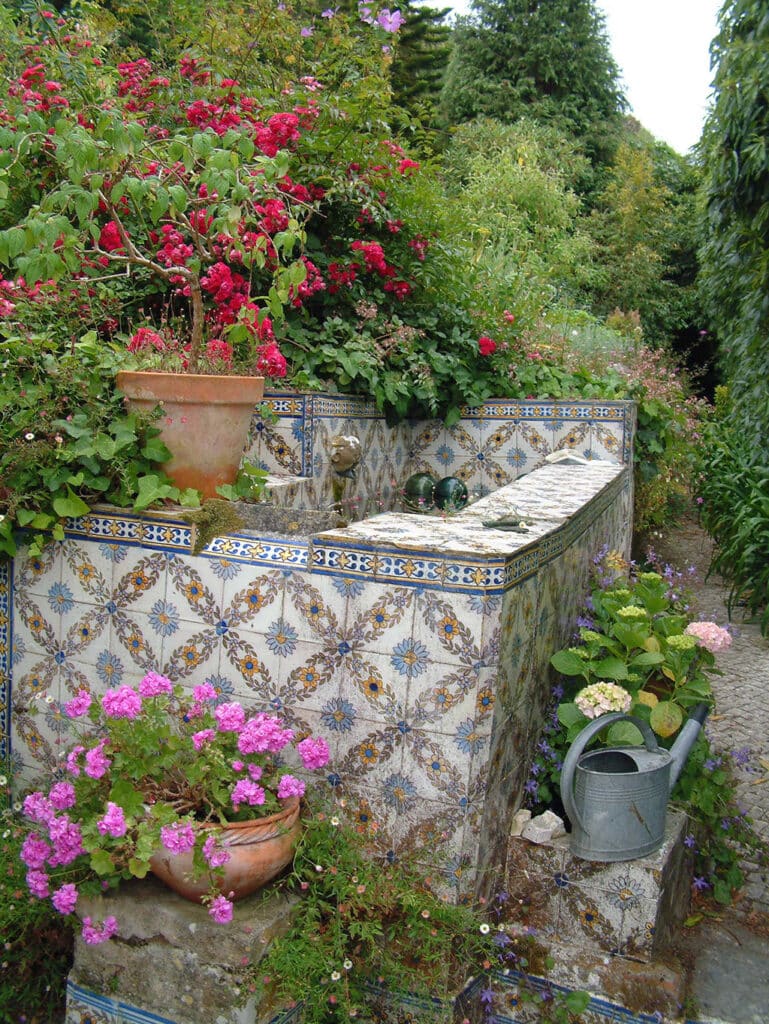 Tiled garden water tank
