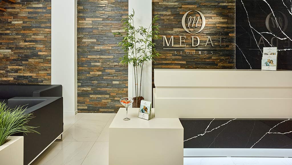Photo of the reception area at Medal's office in Portimão