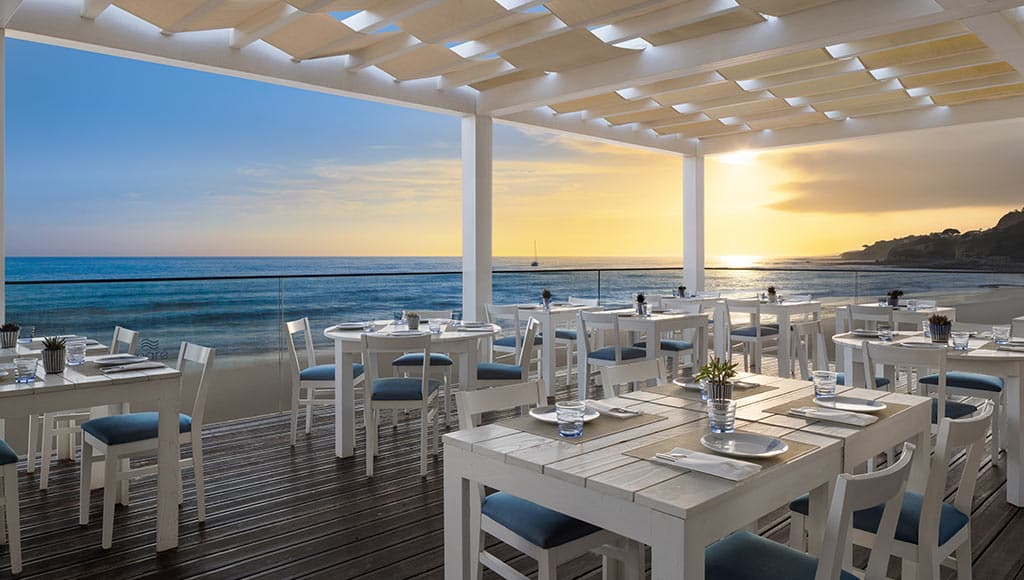 Photo of Maré restaurant's terrace at Pine Cliffs