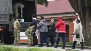 Over 2,500 military remain “helping populations” through storm damages