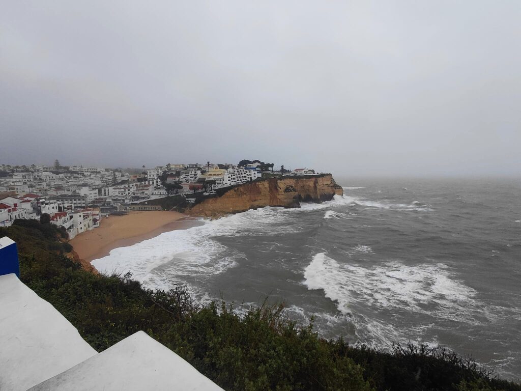 Carvoeiro during early February storm - Photo: Inês Lopes/Open Media Group