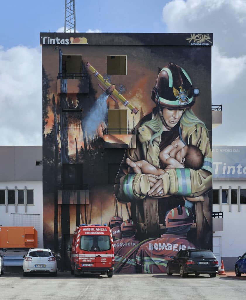 Iconic Mural at Silves Bombeiros Station