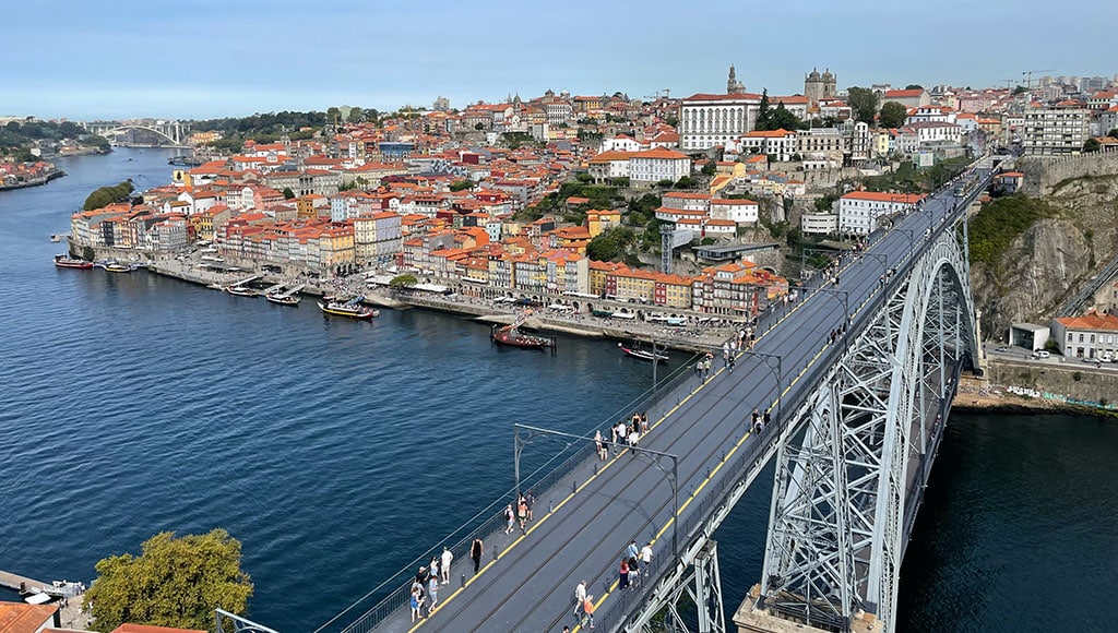 Porto (Michael Martinelli-unsplash)