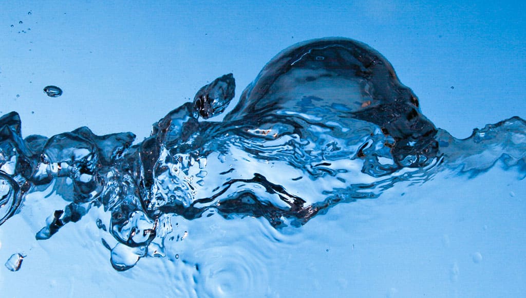 Water (Daniele Levis Pelusi-unsplash)