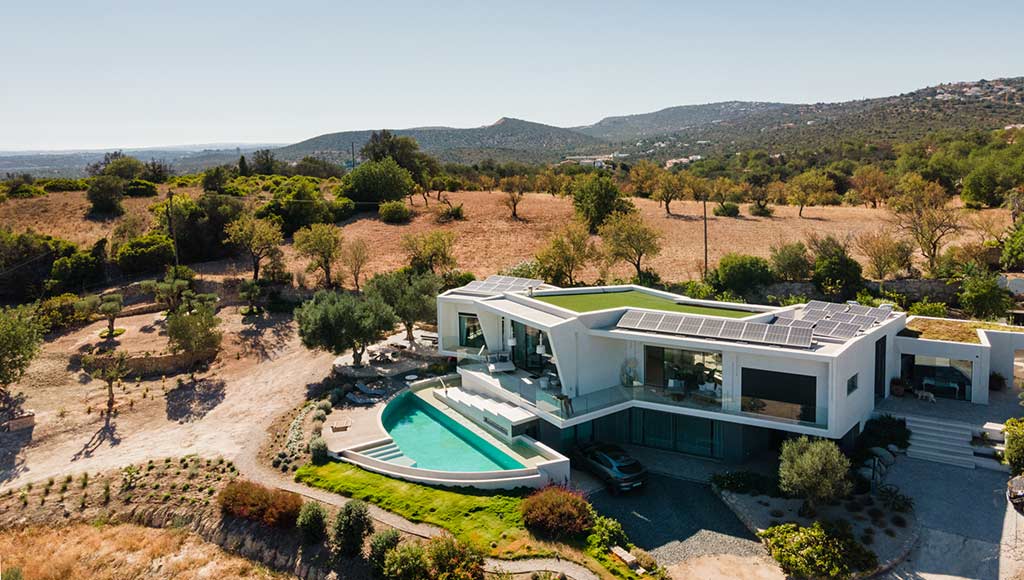 Photo of a house by Core Architects and their Blue Tree House studio and showroom.