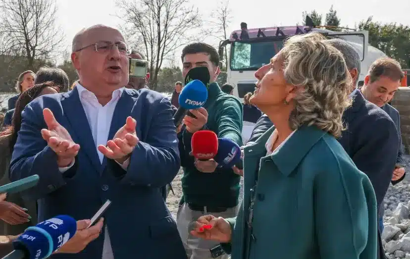 The image by Paulo Novais/ Lusa that went viral yesterday, elevating Ana Abrunhhosa even further in the eyes of the Portuguese public.