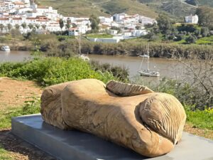 Alcoutim unveils sculpture dedicated to female victims of abuse