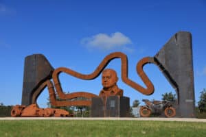 New sculpture honours Portimão racetrack founder
