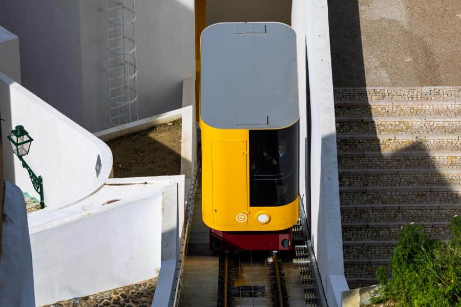 The Graça funicular is as different from the fated Glória as chalk is from cheese. Image: José Sena Goulão/ Lusa
